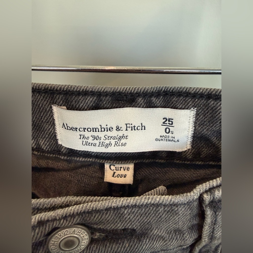 Abercrombie & Fitch 90s Straight Ultra High Rise Jeans size 25 Short Curve Love - Picture 4 of 7